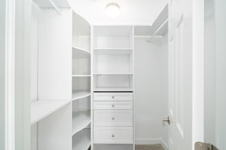 Valley Lo Towers in Glenview, IL - Foto de edificio - Interior Photo