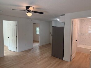 4605 N Hubert Ave in Tampa, FL - Building Photo - Building Photo
