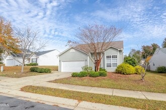 228 Weststone Blvd, Unit 1122 in Fuquay Varina, NC - Building Photo - Building Photo