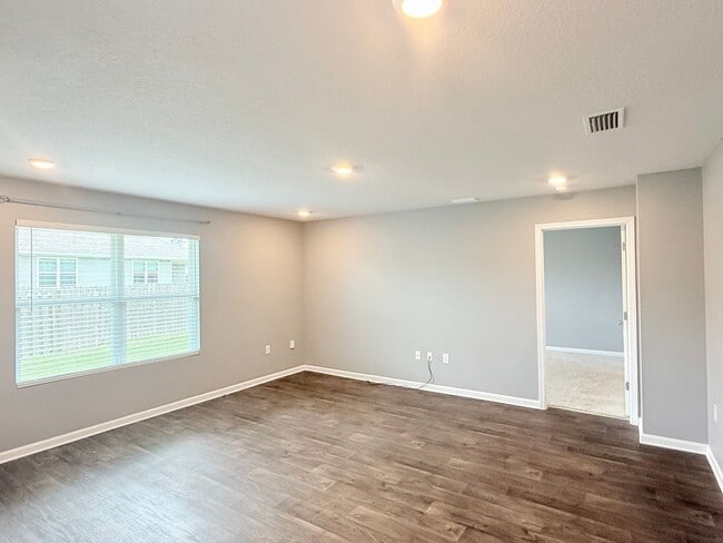 6013 Secretariat Wy in Bellview, FL - Building Photo - Building Photo