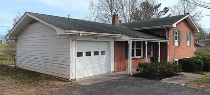 290 Hickory Dr in Christiansburg, VA - Building Photo - Building Photo