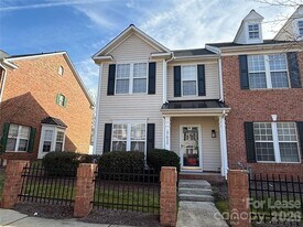 17632 Delmas Dr in Cornelius, NC - Building Photo