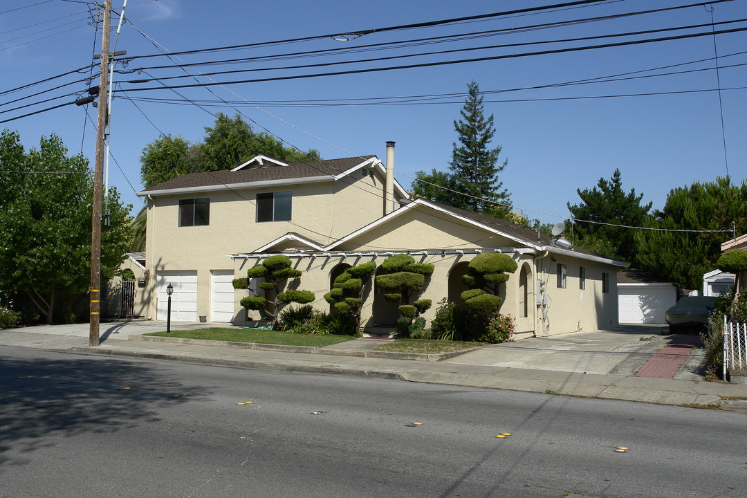 1110 Redwood Ave in Redwood City, CA - Building Photo