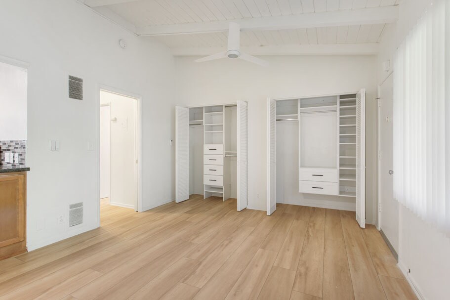 Haverford Apartments in Pacific Palisades, CA - Building Photo