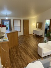 318 NW 12th St in Battle Ground, WA - Foto de edificio - Building Photo