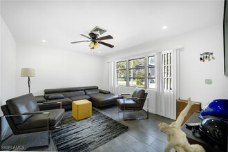 60 Cardinal Dr in North Fort Myers, FL - Building Photo - Building Photo