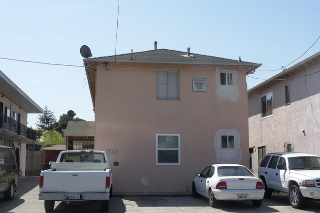 2604 35th Ave in Oakland, CA - Foto de edificio - Building Photo