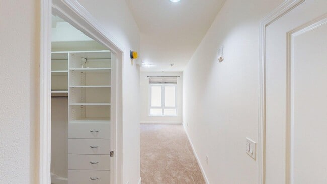 423 7th St, Unit 315 in Oakland, CA - Foto de edificio - Building Photo