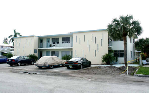 3204 NE 7th St in Pompano Beach, FL - Building Photo - Building Photo