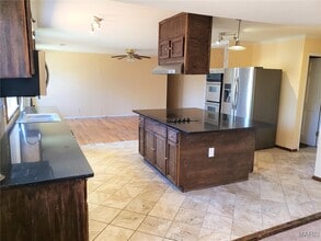 803 Clayworth Dr in Ballwin, MO - Building Photo - Building Photo