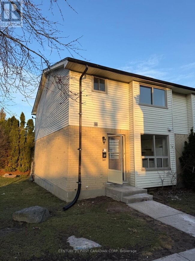 135 Belmont Dr in London, ON - Building Photo - Building Photo