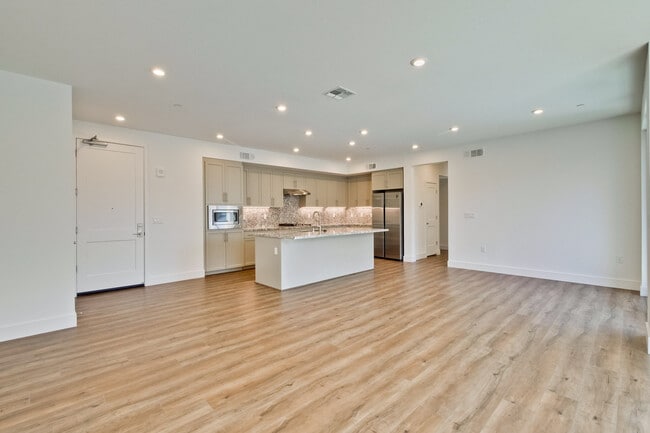 44978 Fremont Blvd, Unit 402 in Fremont, CA - Building Photo - Building Photo