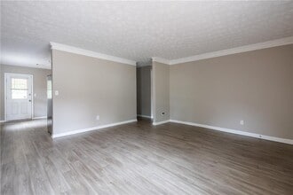 467 Southern Way in Lawrenceville, GA - Building Photo - Building Photo