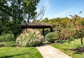 Arlington Pointe in Columbus, OH - Building Photo - Building Photo