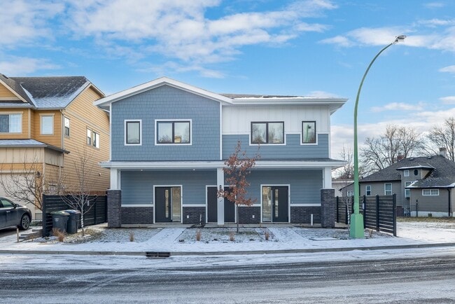535 Elliot Av in Kelowna, BC - Building Photo - Building Photo