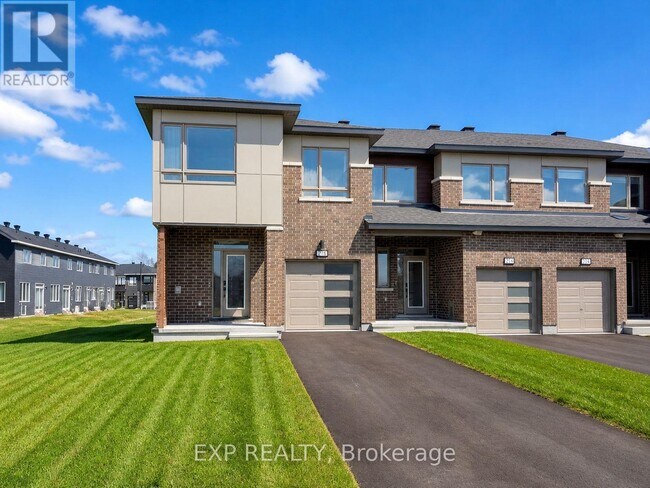218 Ormiston Cres in Ottawa, ON - Building Photo - Building Photo