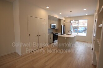 343-330 30 St SW in Edmonton, AB - Building Photo - Building Photo