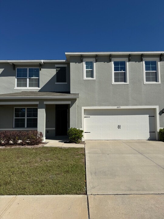 1071 Cypress fox Blvd in Davenport, FL - Building Photo