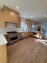 67 W Harwood Ter, Unit 1 in Palisades Park, NJ - Building Photo - Building Photo
