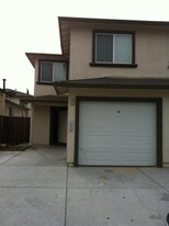 243 F St in Los Banos, CA - Building Photo