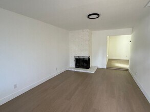 403 Elizabeth Way in Woodland, CA - Building Photo - Building Photo