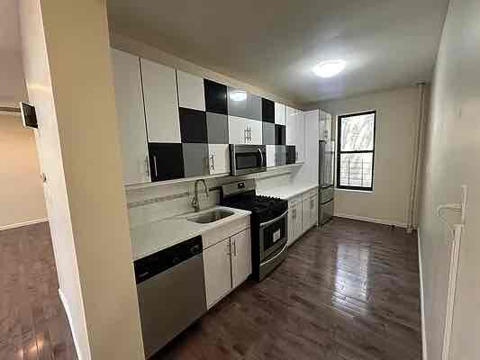 377 Montgomery St in Brooklyn, NY - Building Photo - Building Photo