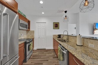 511 Lucerne Ave in Lake Worth Beach, FL - Building Photo - Building Photo