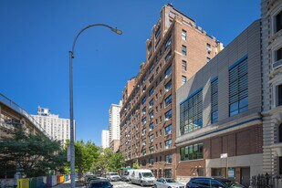 35 W 92nd St in New York, NY - Building Photo