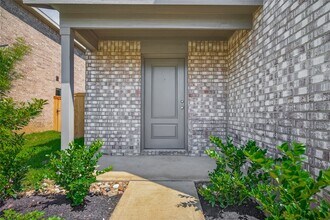 16722 Spotted Oak Dr in Hockley, TX - Foto de edificio - Building Photo