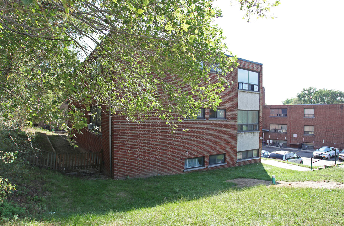 98 Trethewey Dr in Toronto, ON - Building Photo