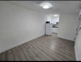 3301 SW 97th Ave, Unit Right Unit in Miami, FL - Building Photo