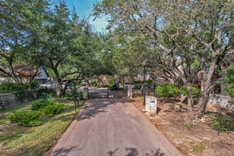 Bunny Bend Condos in Austin, TX - Building Photo - Building Photo