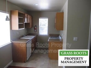 305 N School St in Grass Valley, CA - Building Photo - Building Photo