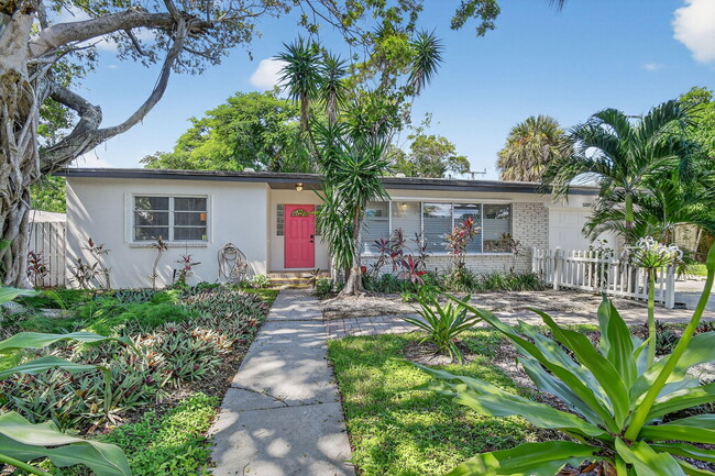 5009 Spruce Ave in West Palm Beach, FL - Building Photo - Building Photo