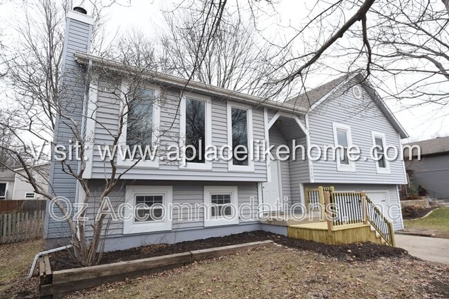 property at 1312 E 153rd St