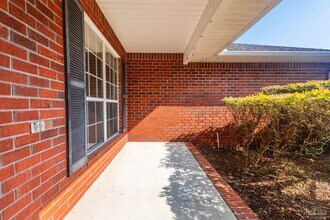 1915 Crown Pointe Blvd in Pensacola, FL - Foto de edificio - Building Photo