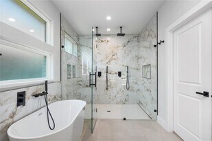 14203 Sandalfoot St in Houston, TX - Building Photo