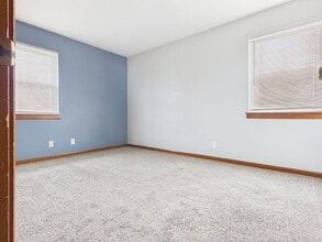 209 W Bridge St in Knob Noster, MO - Building Photo - Building Photo