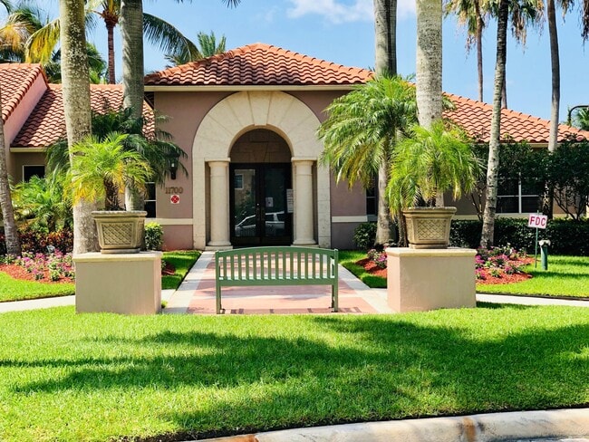 11750 St Andrews Place in Wellington, FL - Building Photo - Building Photo