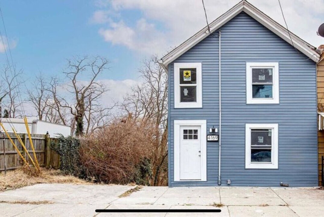 4169 Eastern Ave in Cincinnati, OH - Building Photo