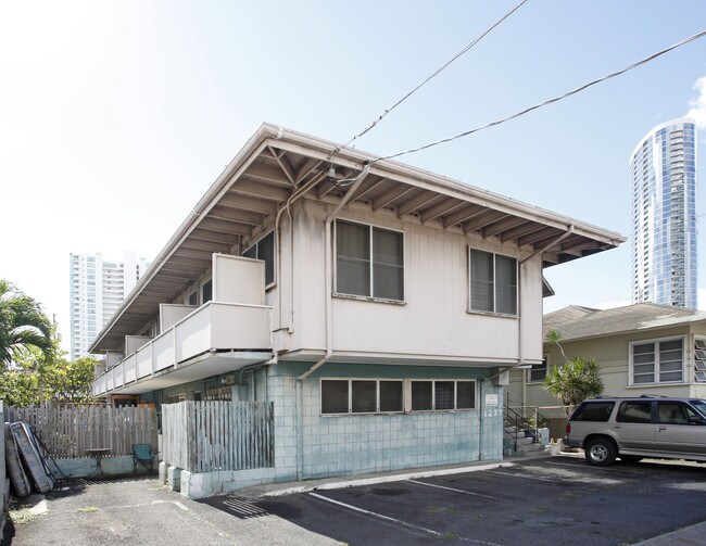 1237 Kamaile St in Honolulu, HI - Foto de edificio - Building Photo