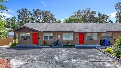 222 Southeast Jefferson Cir N in St. Petersburg, FL - Building Photo - Building Photo