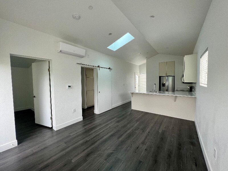 10826 Tabor St in Los Angeles, CA - Building Photo