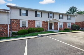 2314 Highland Hill Dr in St. Peters, MO - Building Photo - Building Photo