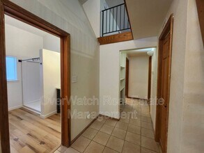 10322 Chain of Rock St in Anchorage, AK - Building Photo - Building Photo