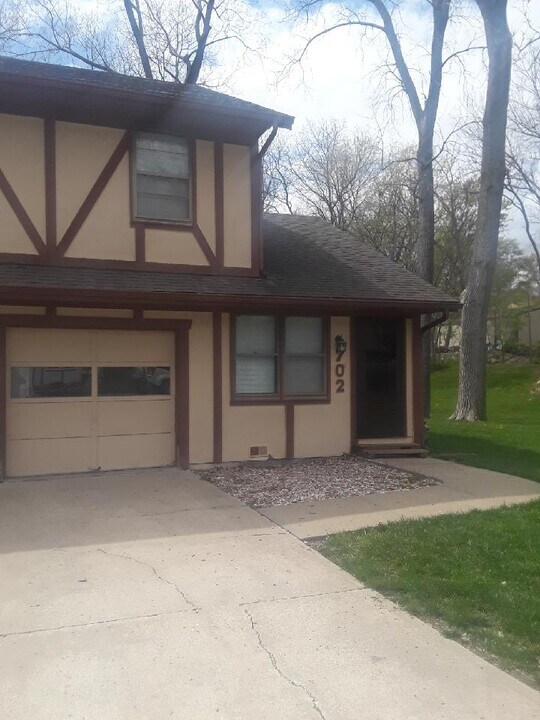 702 S 40th St in St. Joseph, MO - Building Photo