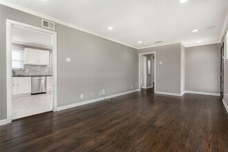 570 Bondstone Dr in Dallas, TX - Building Photo - Building Photo