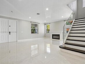 1175 Peregrine Way in Weston, FL - Building Photo - Building Photo