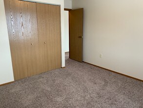 1515 14th Ave E-Unit -11 in West Fargo, ND - Building Photo - Building Photo