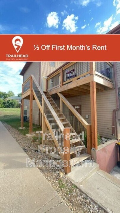 8704 NW 82 Terrace in Kansas City, MO - Building Photo